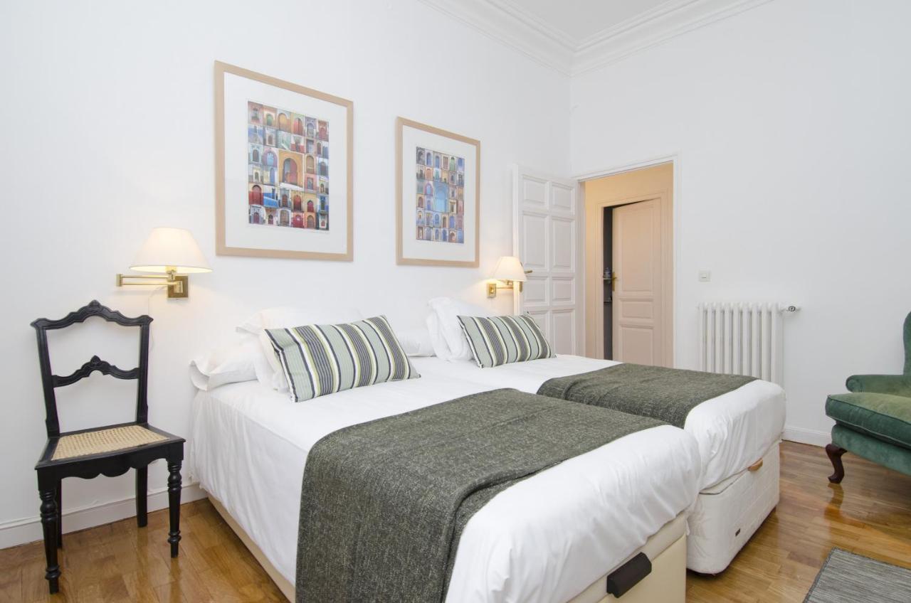 Apartamento Paseo Del Prado II En Madrid Kültér fotó