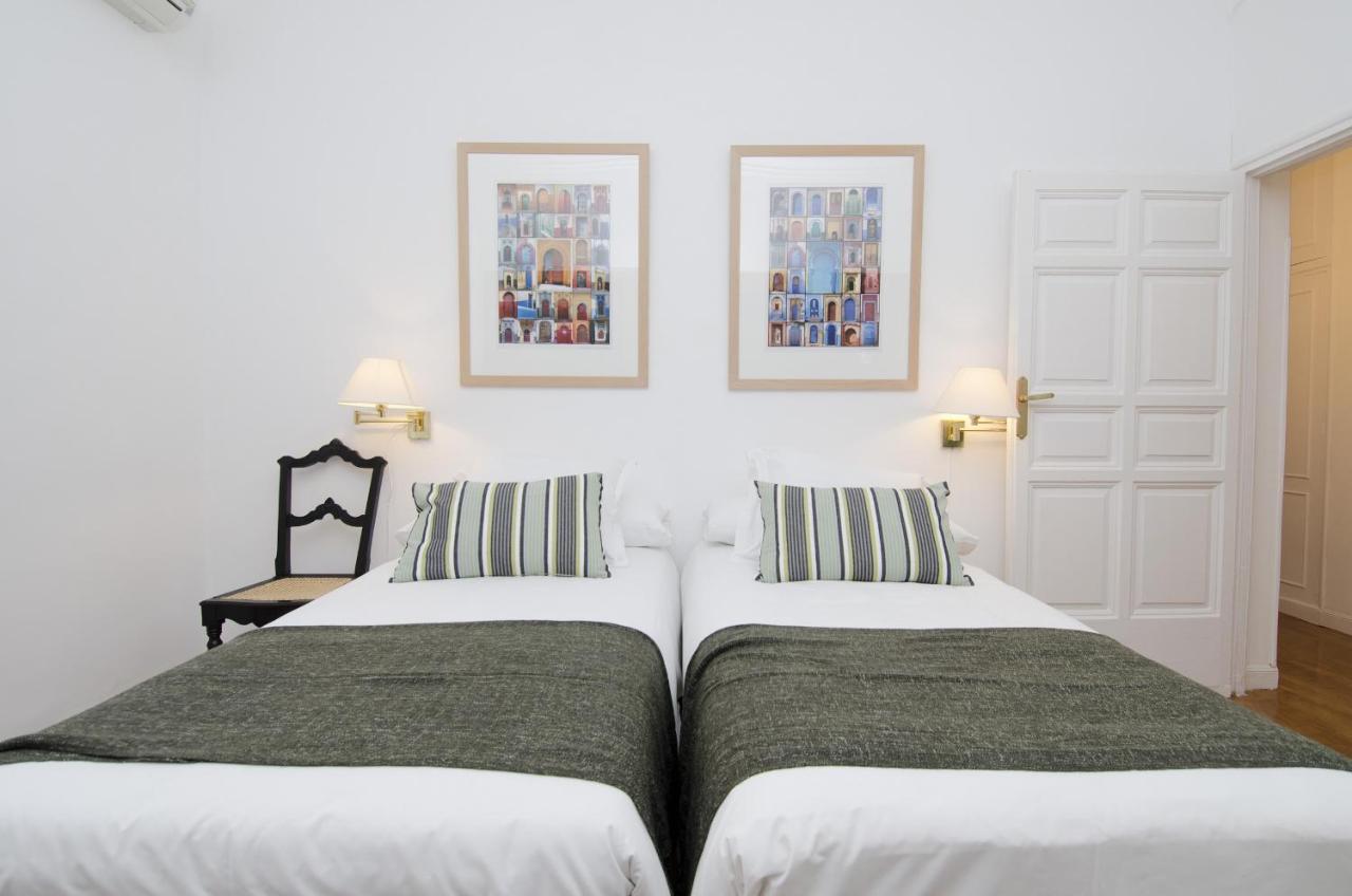 Apartamento Paseo Del Prado II En Madrid Kültér fotó