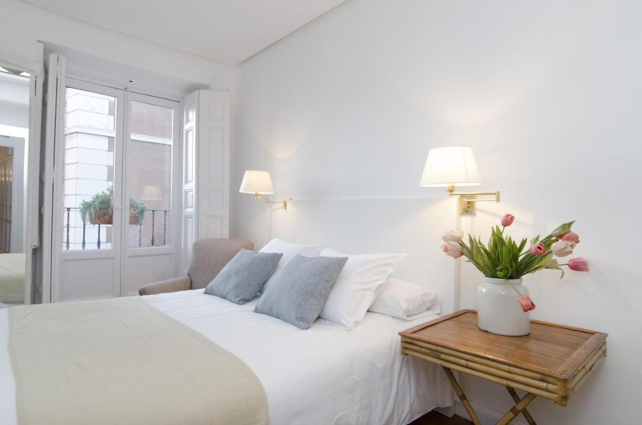 Apartamento Paseo Del Prado II En Madrid Kültér fotó