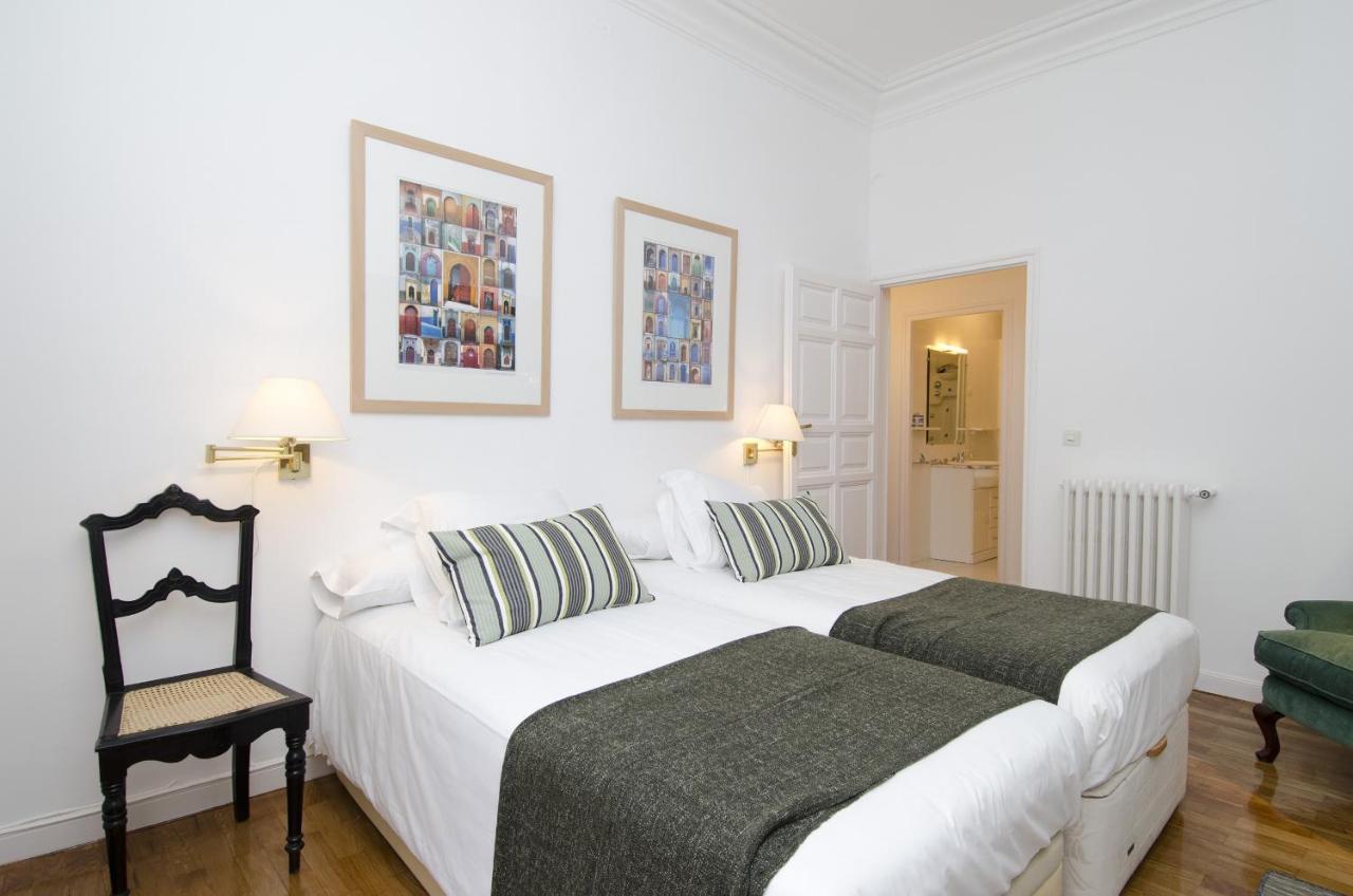 Apartamento Paseo Del Prado II En Madrid Kültér fotó