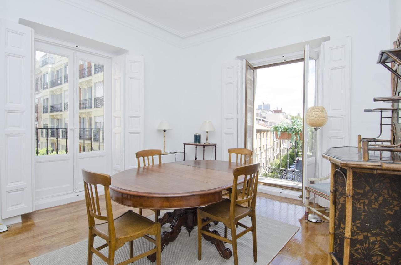 Apartamento Paseo Del Prado II En Madrid Kültér fotó