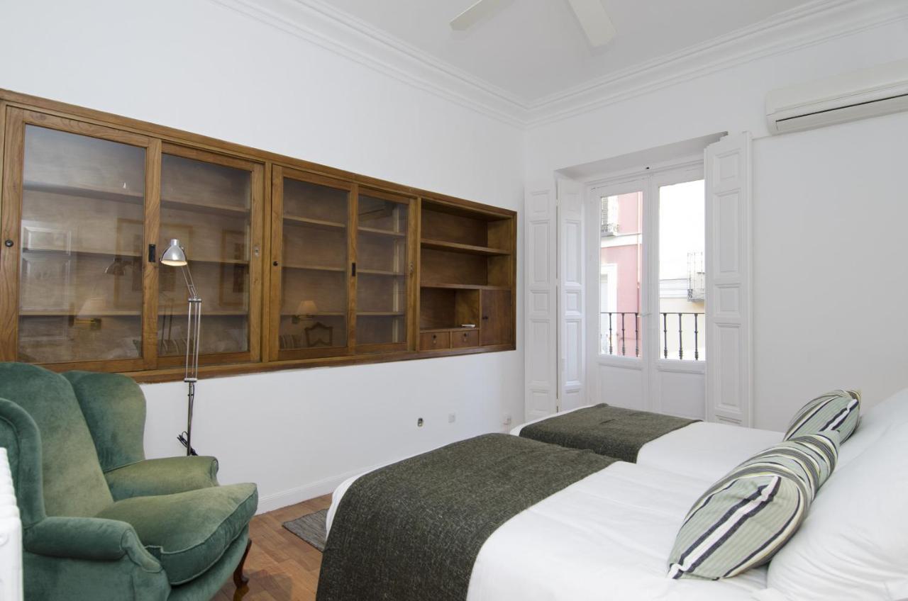 Apartamento Paseo Del Prado II En Madrid Kültér fotó