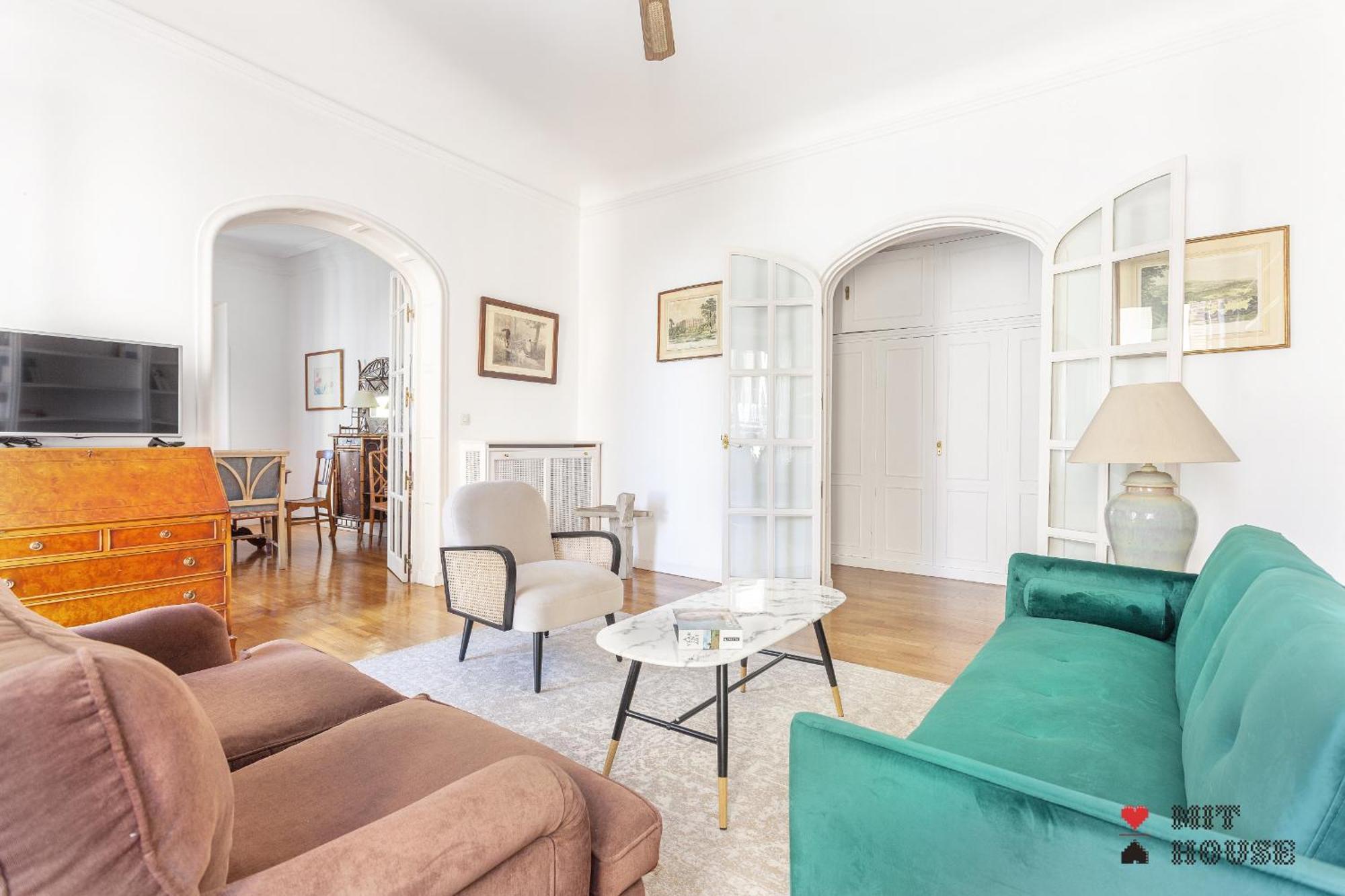 Apartamento Paseo Del Prado II En Madrid Kültér fotó